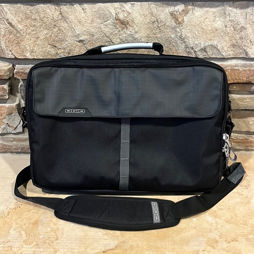 Ogio Laptop Messenger Bag Black